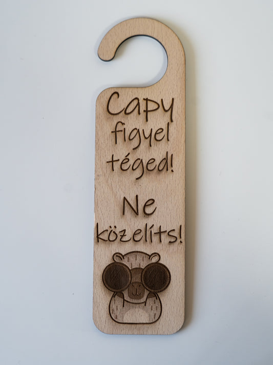 Capybara ajtókilincs tábla