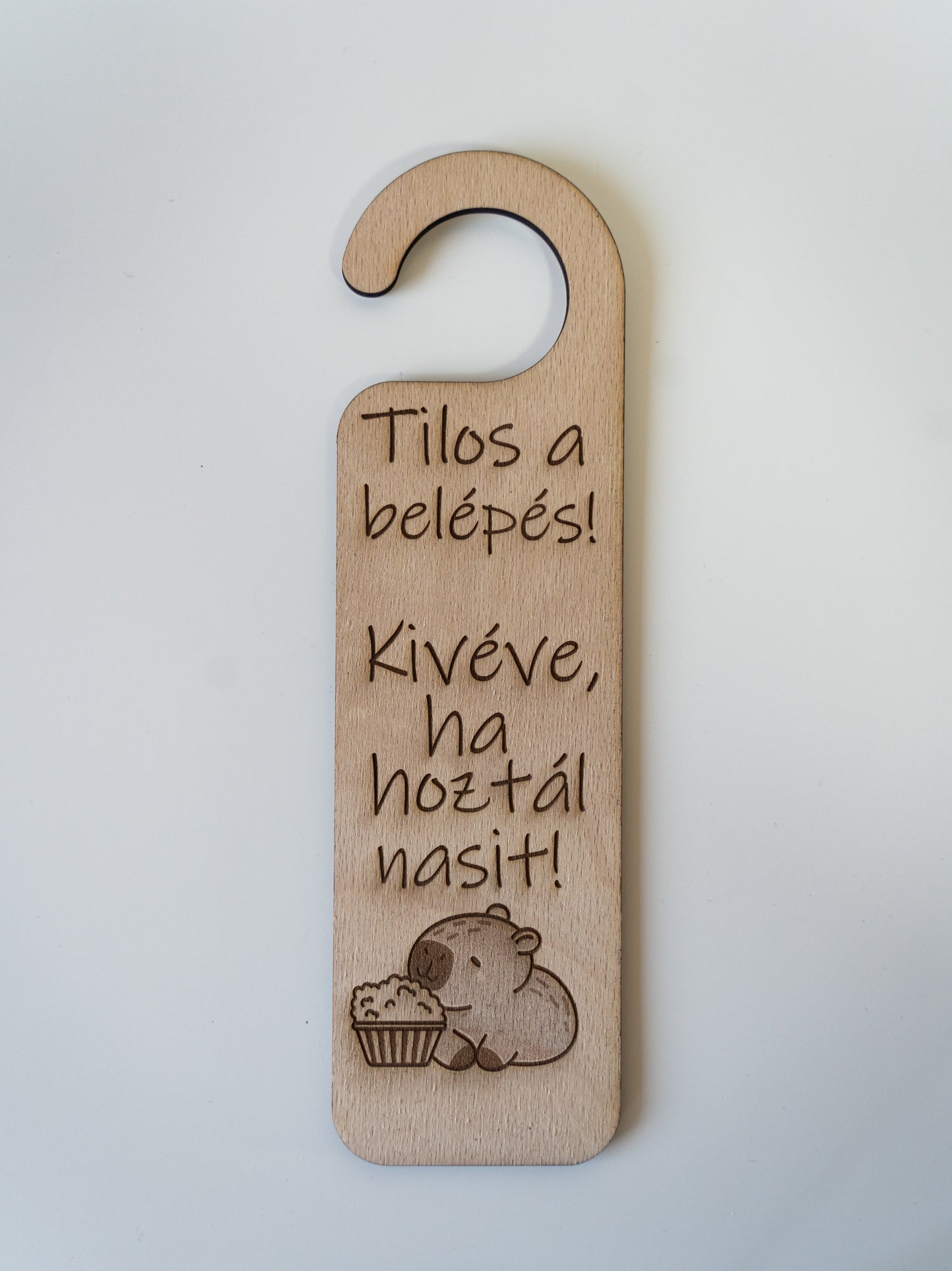 Capybara ajtókilincs tábla